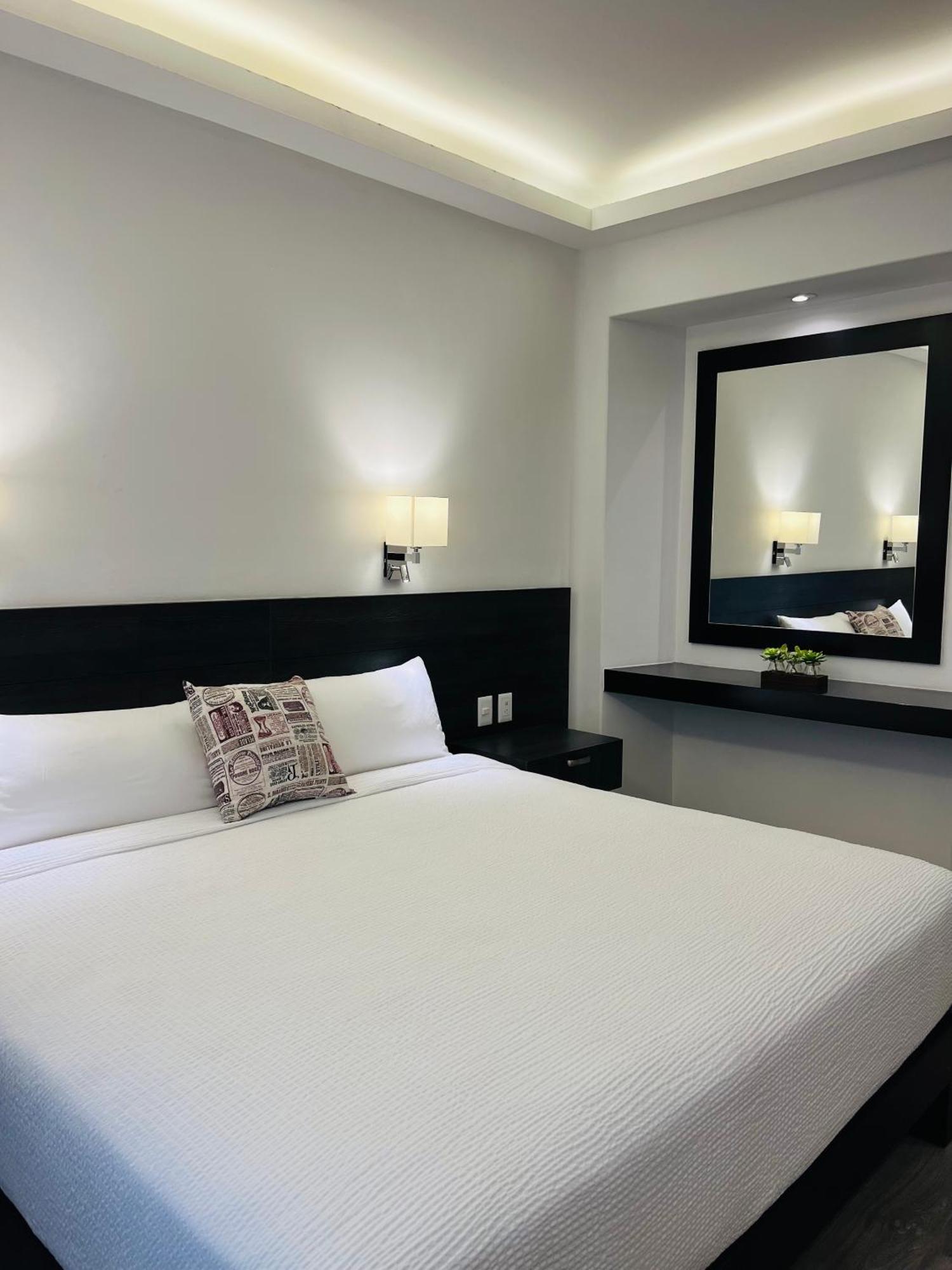 Qa Hotel San Luis Potosi Bagian luar foto