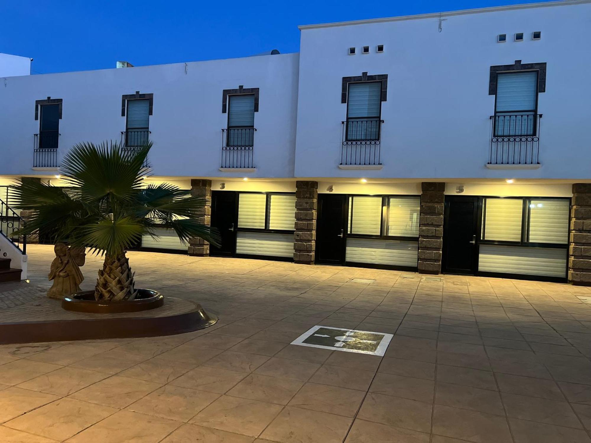 Qa Hotel San Luis Potosi Bagian luar foto